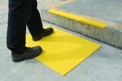 Anti-slip FRP Floor Plate - 200 X 900mm