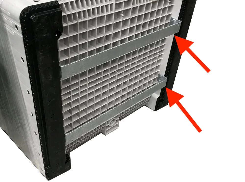 780L Nally Megabin Pallet Solid Bin With Tipping Bar - Image 4