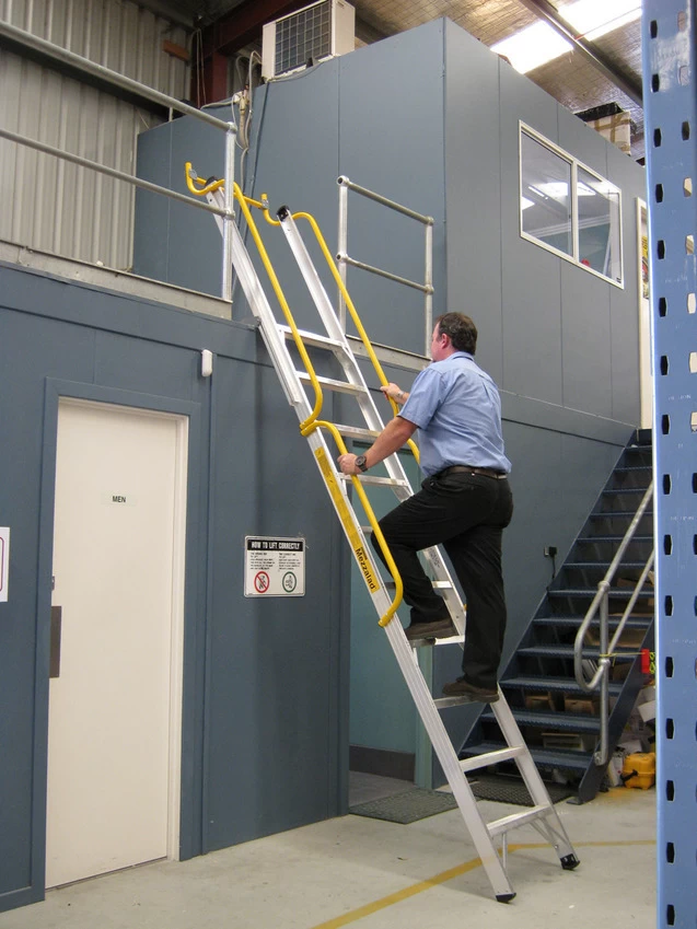 Mezzalad - Fixed Access Ladder And Gate - SM-VH01 - 2529mm Height - Image 3